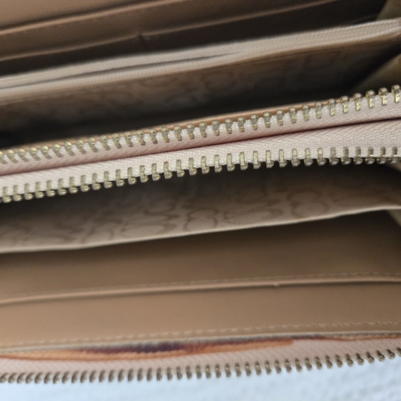 Coach Beige and Tan Wallet - Picture 4 of 6